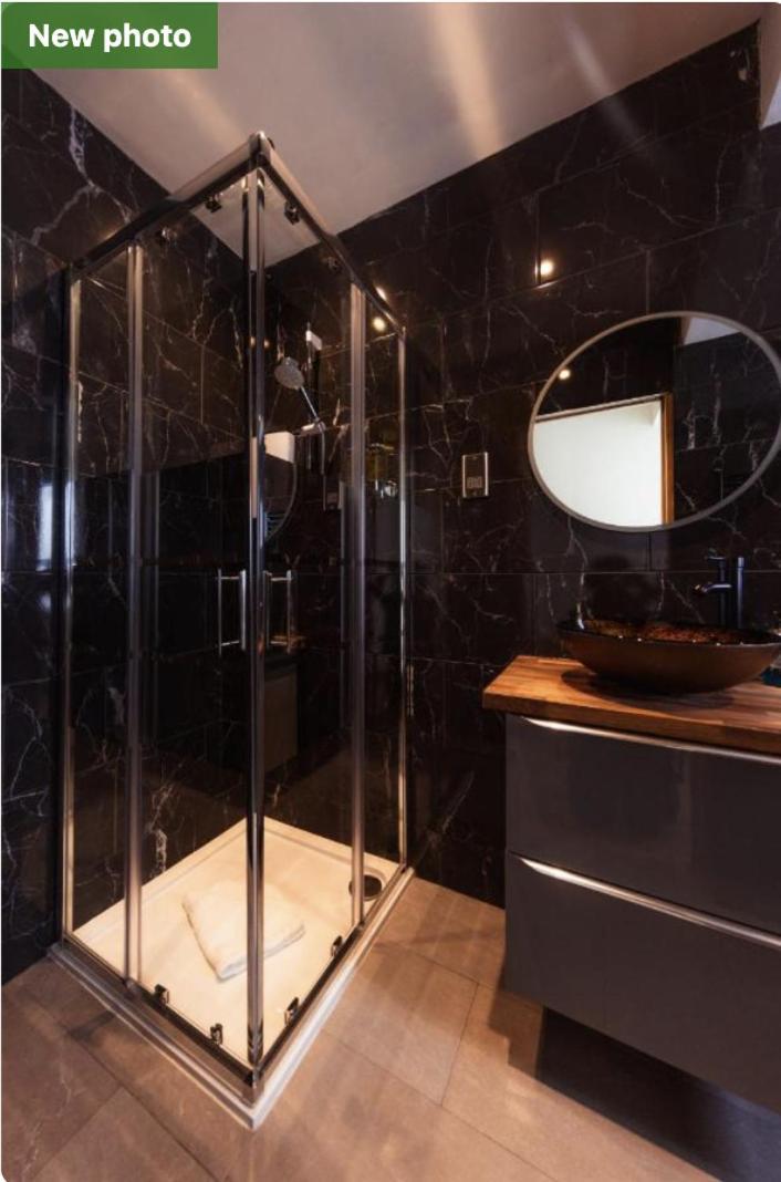 Luxury Cottage With Stunning Views Near Fairy Pools - School House 3 Carbost  Eksteriør bilde
