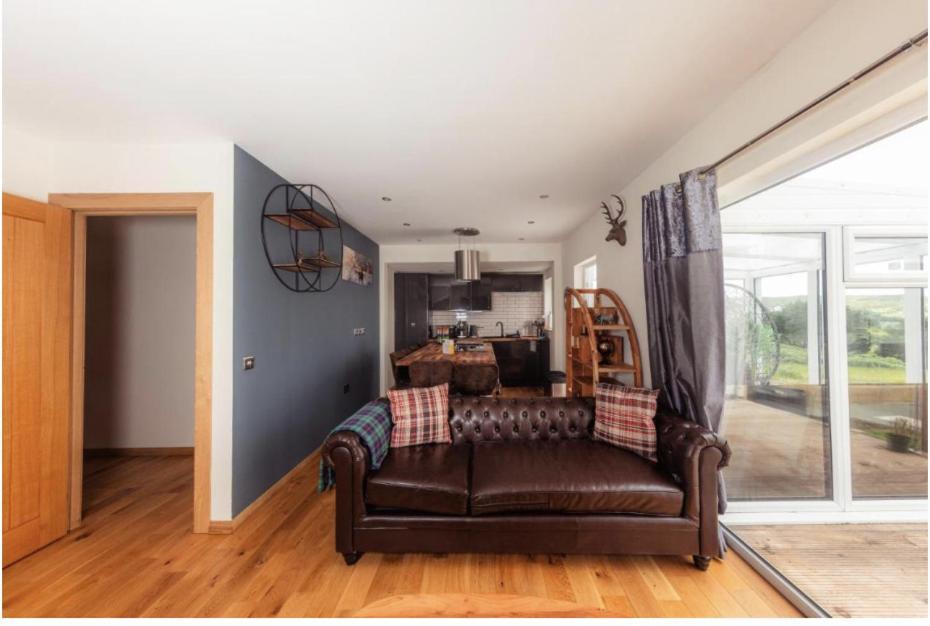 Luxury Cottage With Stunning Views Near Fairy Pools - School House 3 Carbost  Eksteriør bilde