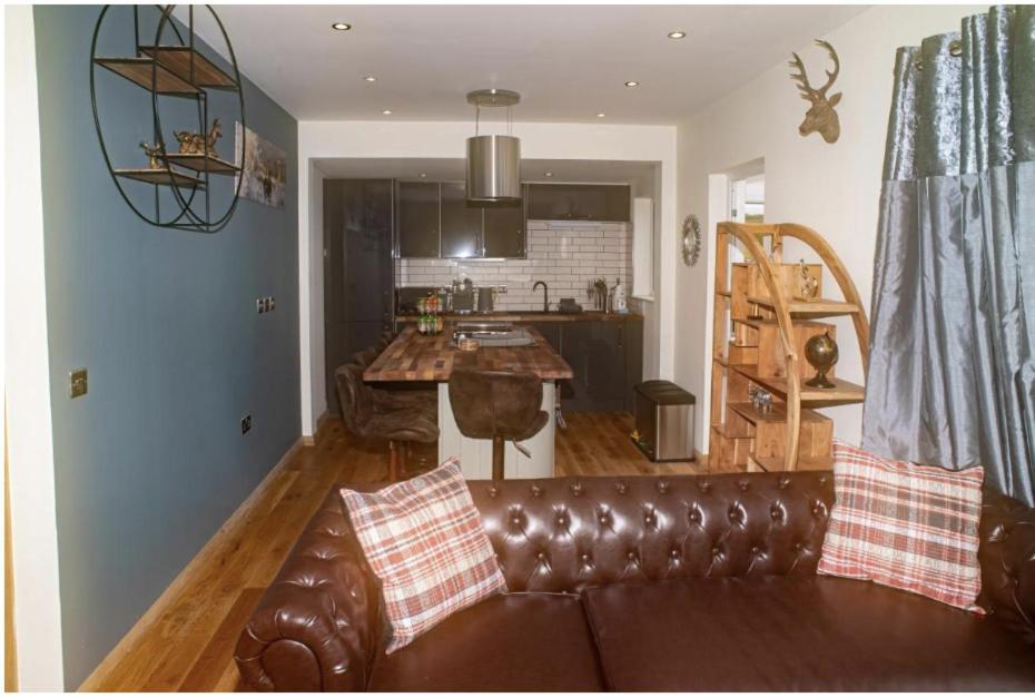 Luxury Cottage With Stunning Views Near Fairy Pools - School House 3 Carbost  Eksteriør bilde