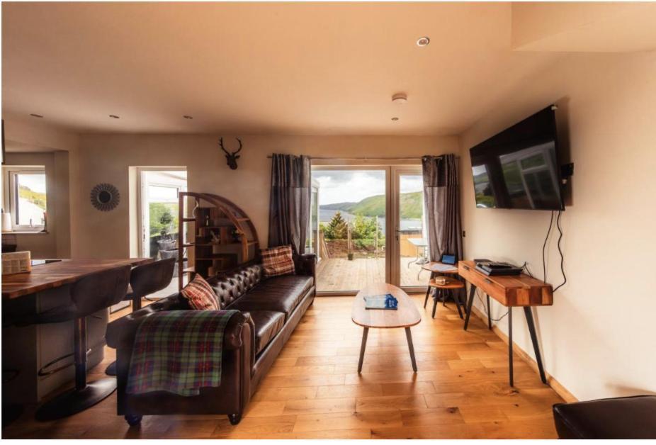 Luxury Cottage With Stunning Views Near Fairy Pools - School House 3 Carbost  Eksteriør bilde